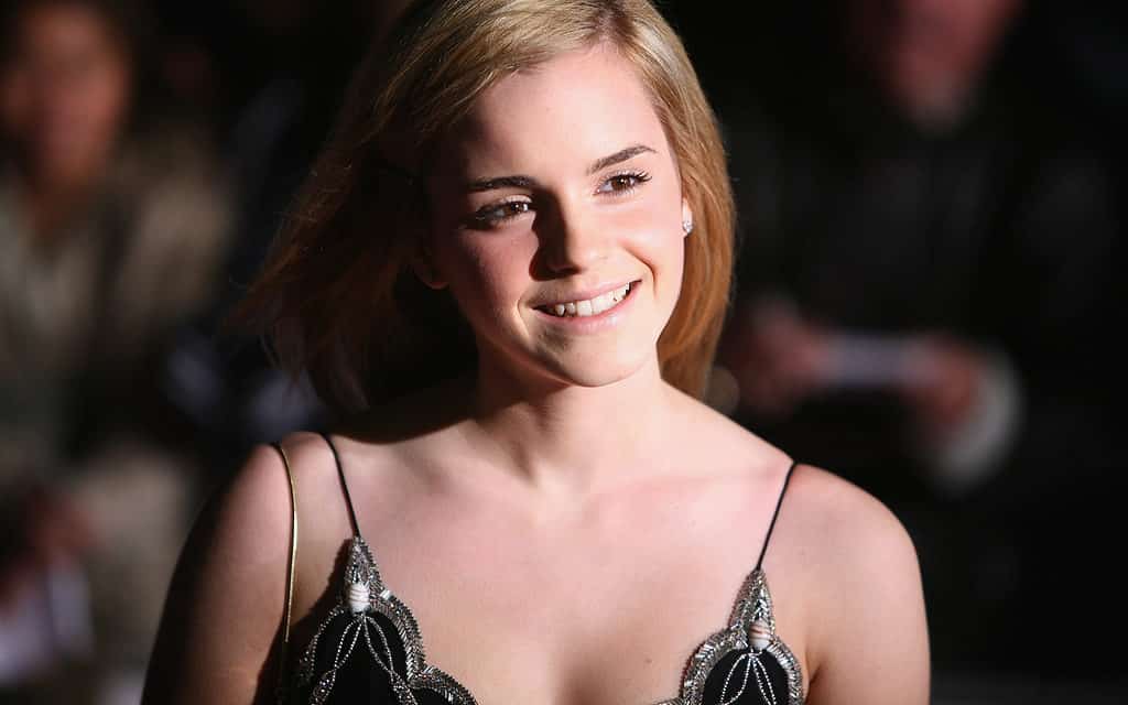 Emma Watson Smiling Wallpapers